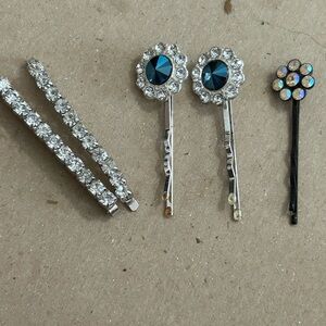 Vintage Hair Accessories. Beautiful silver tone with blue gemstones.